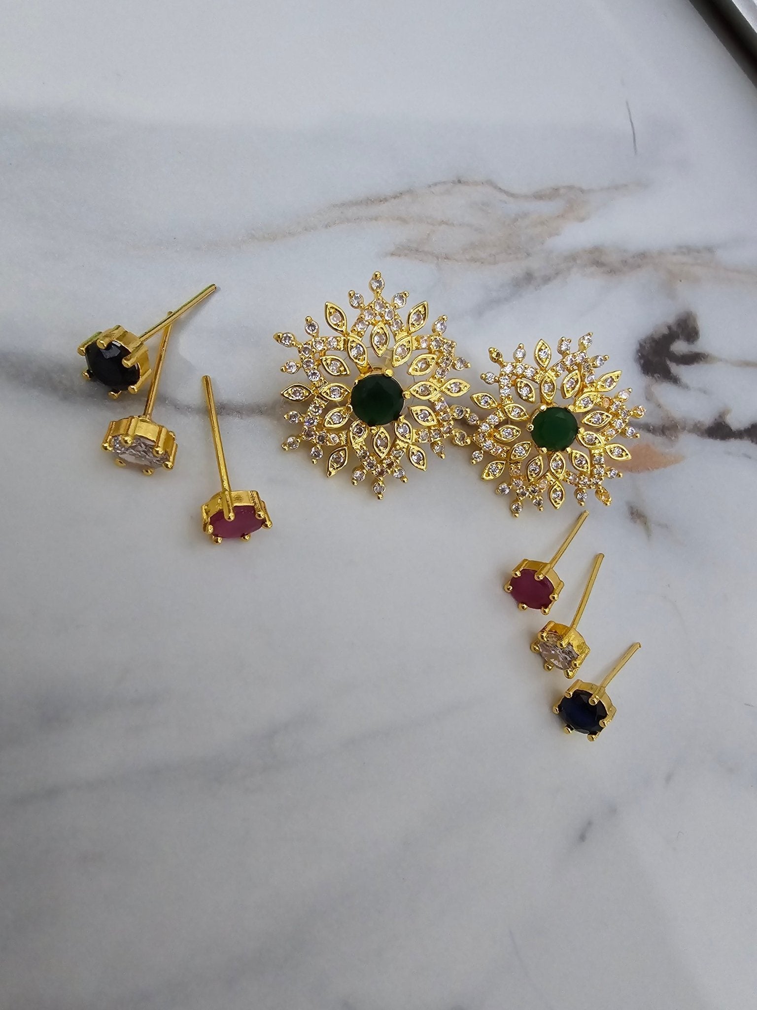 4 Color Interchangeable Dynamic Golden Studs