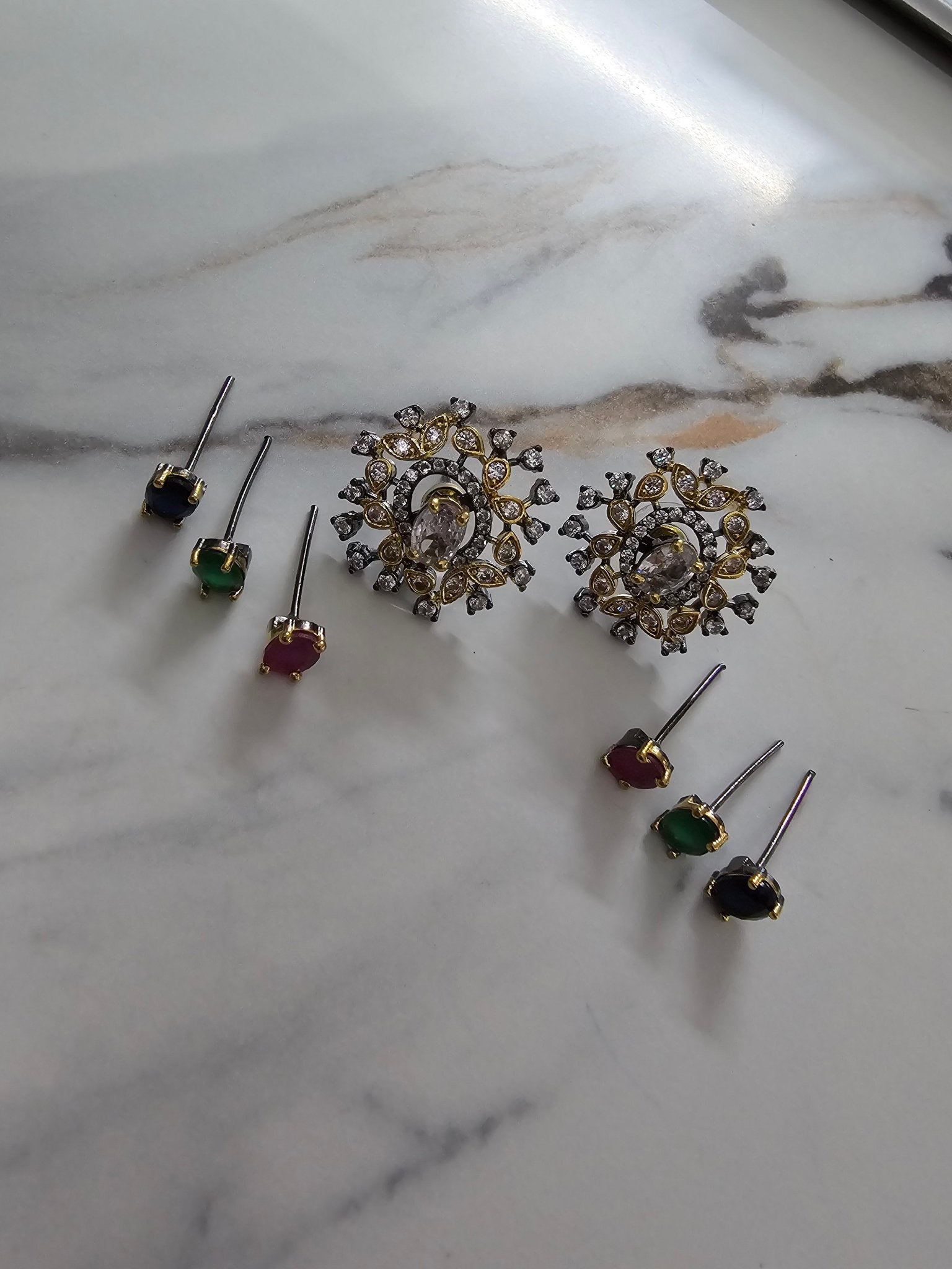 4 Color Interchangeable Glamour Golden Black Studs