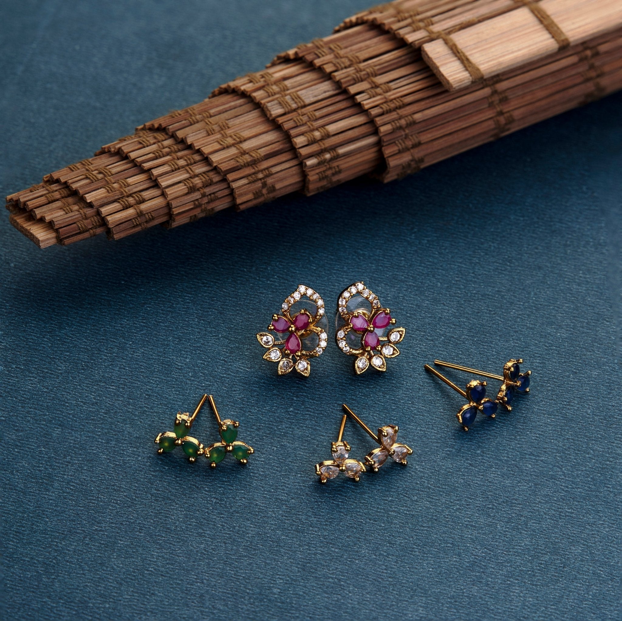 4 Color Leafy Changeable Matte Black Studs