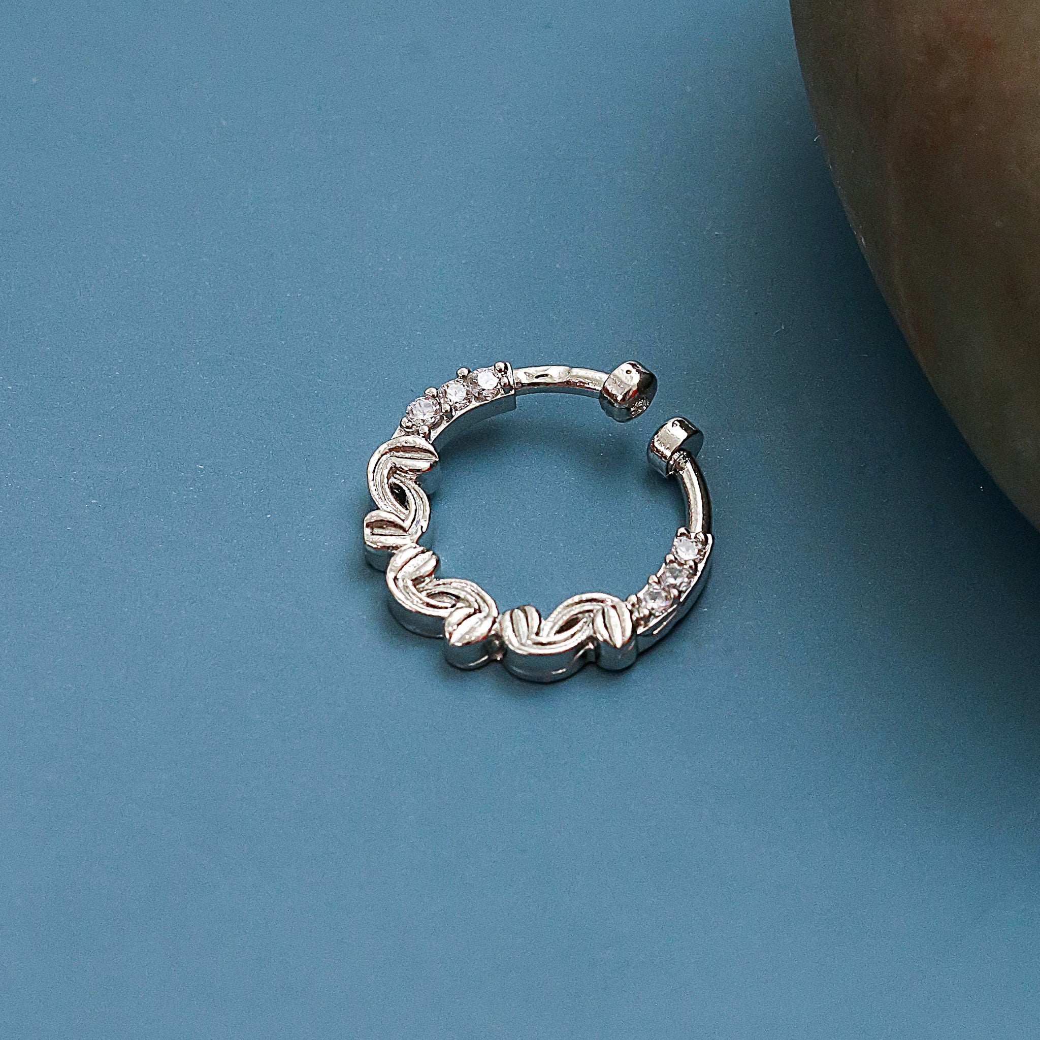 Wavy Rhodium Plated AD Nose Pin