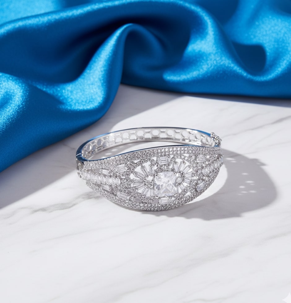 Elegant Bridal Bracelet with Luxurious Cubic Zirconia
