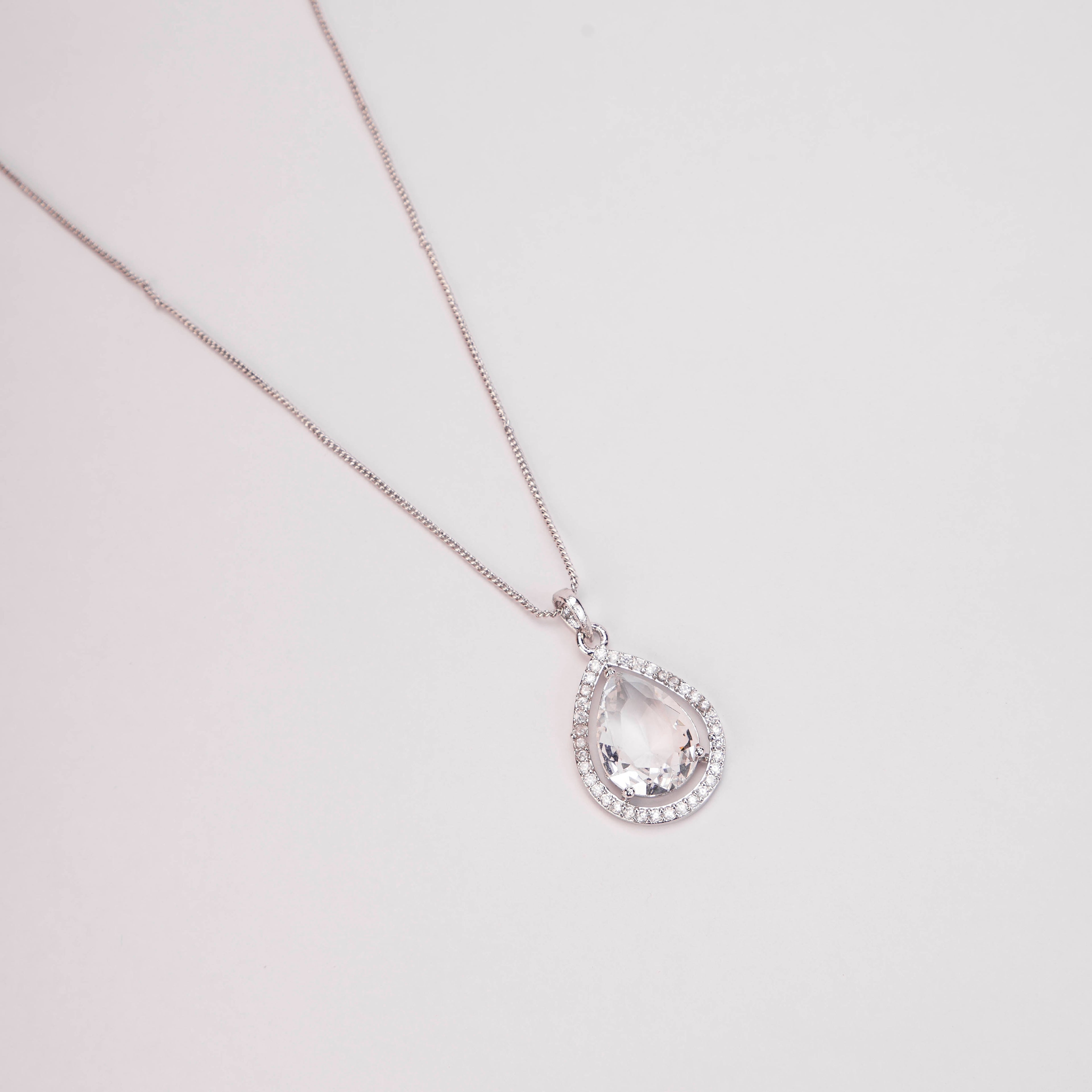 Oval Shape Rhodium Plated Pendant with chain