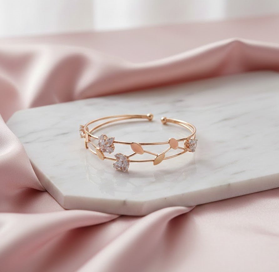Adjustable Rose Leaf Bracelete
