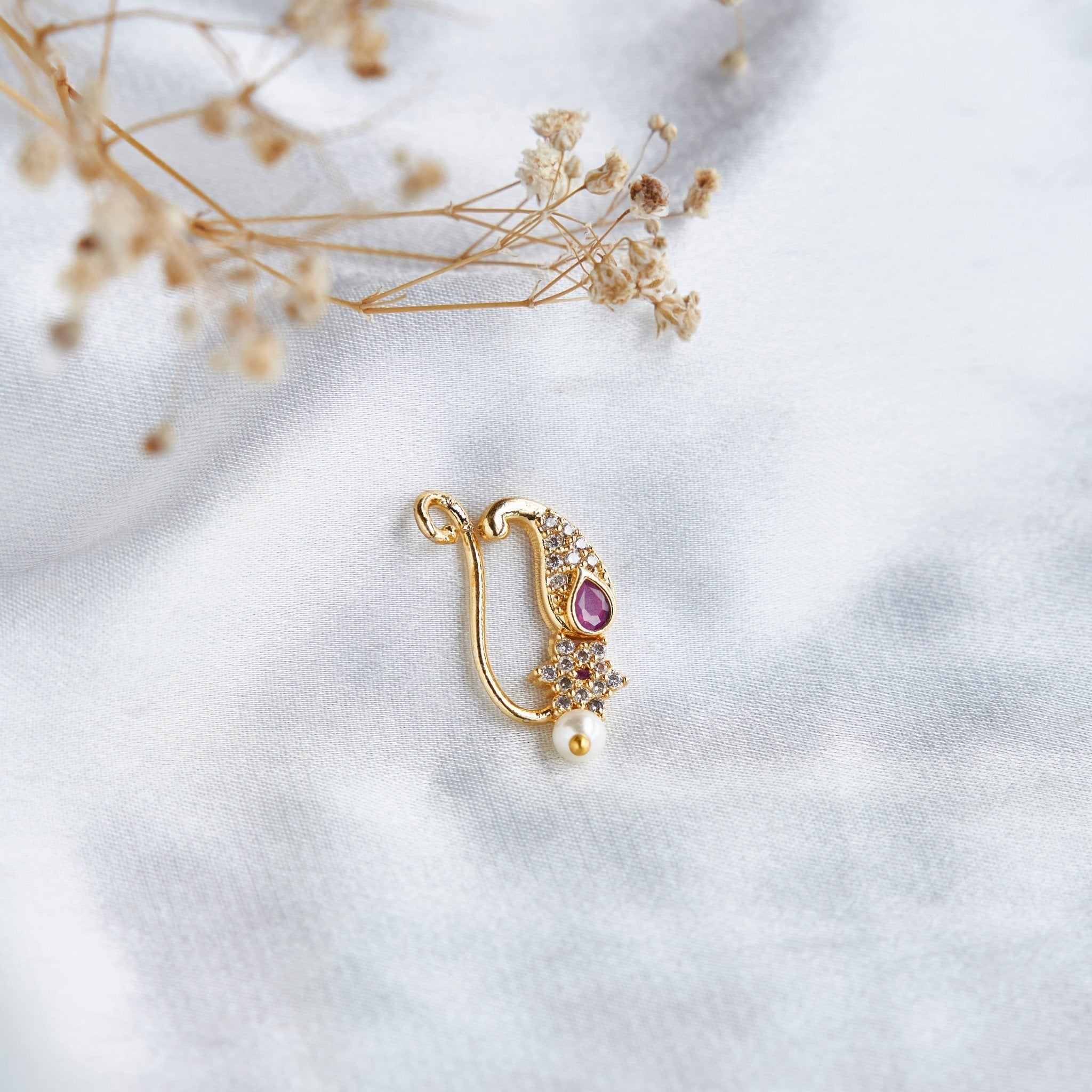 Aurora Glow Nose Pin