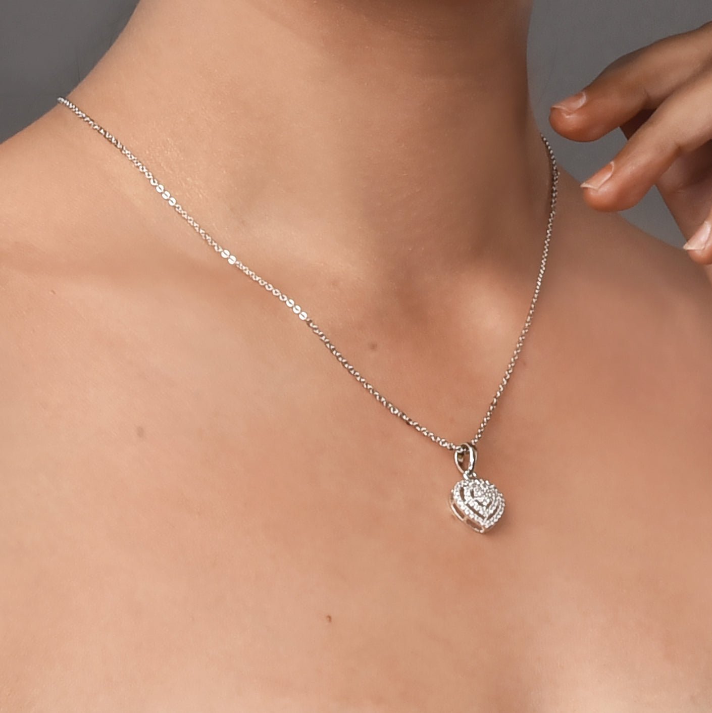 Opal Touch - Chic Rhodium Locket Set with Heart-Shaped Pendant - Locket Set