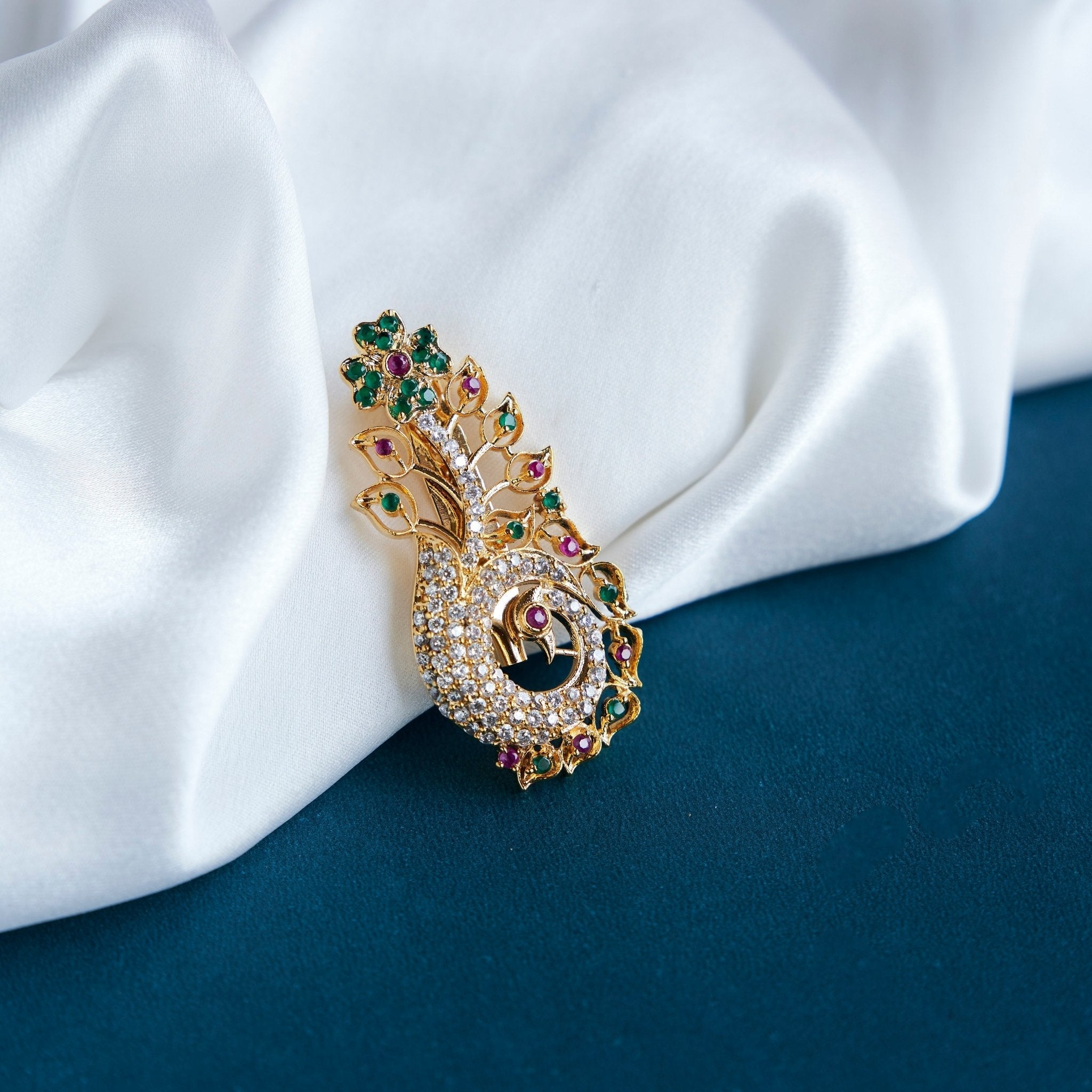 Elegant Motif Mulicolored Saree Pins
