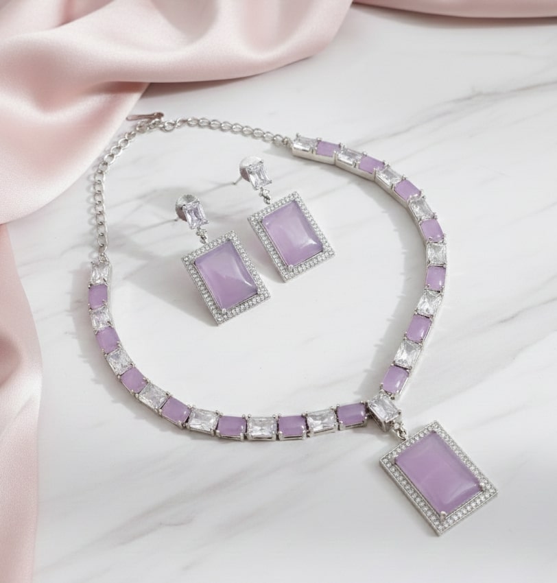 Enchanted Ivy Green Necklace in Rhodium