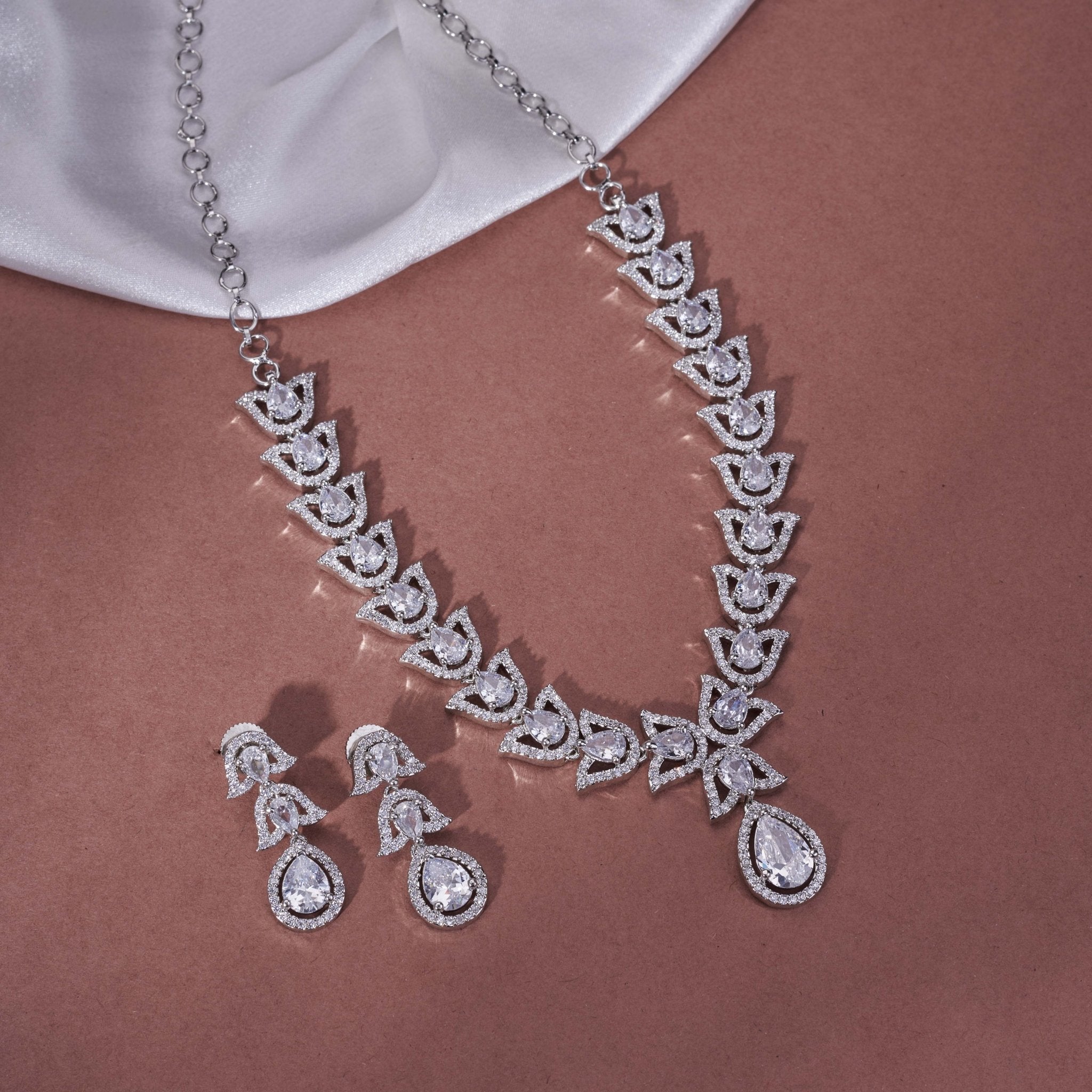 Leaflet Enchanted Rhodium Plated Necklace Set