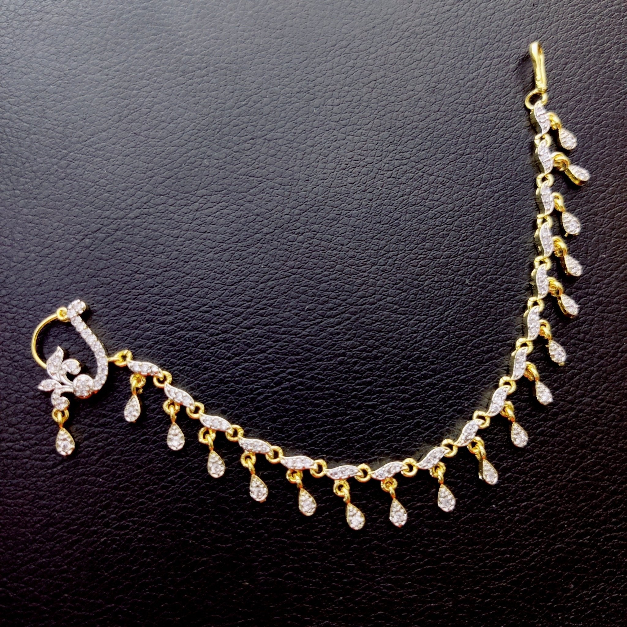 Pearl Radiance Nose Pin