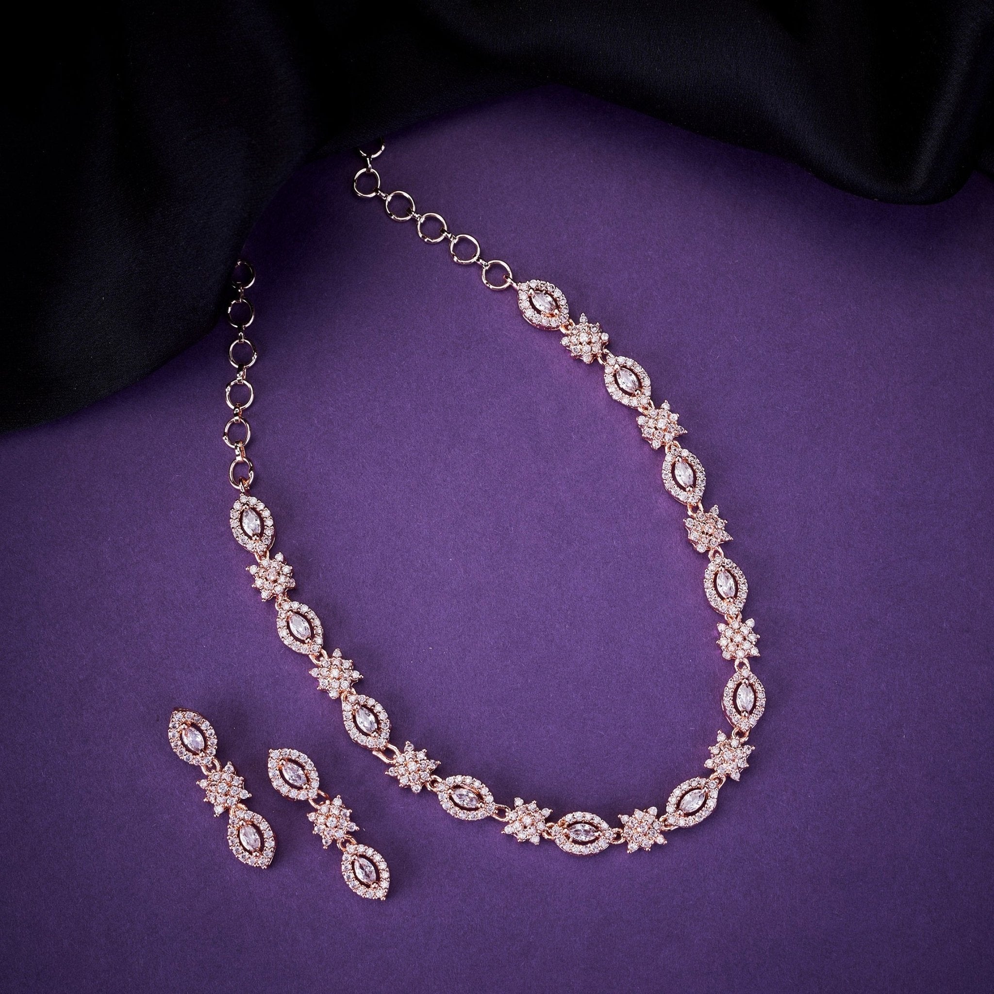 Sophisticated White Rose Necklace
