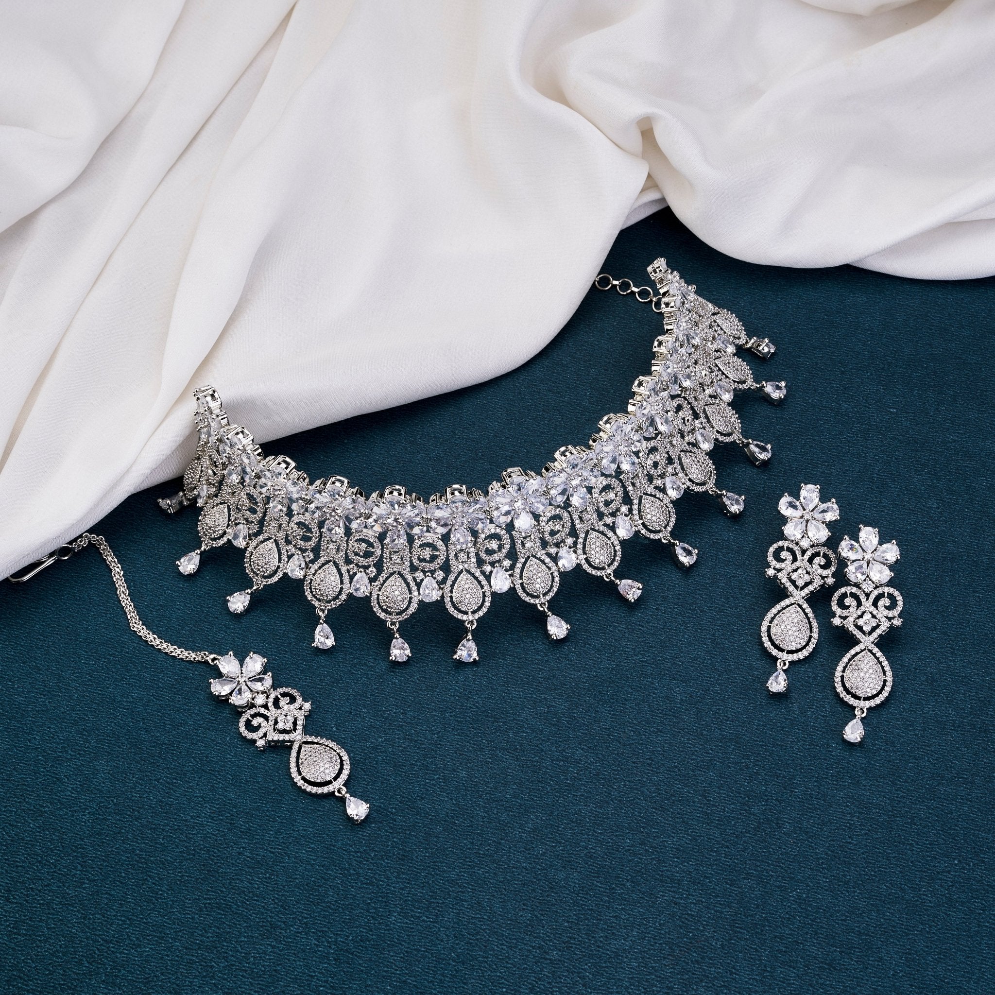 Sparkling Opulence Choker Necklace