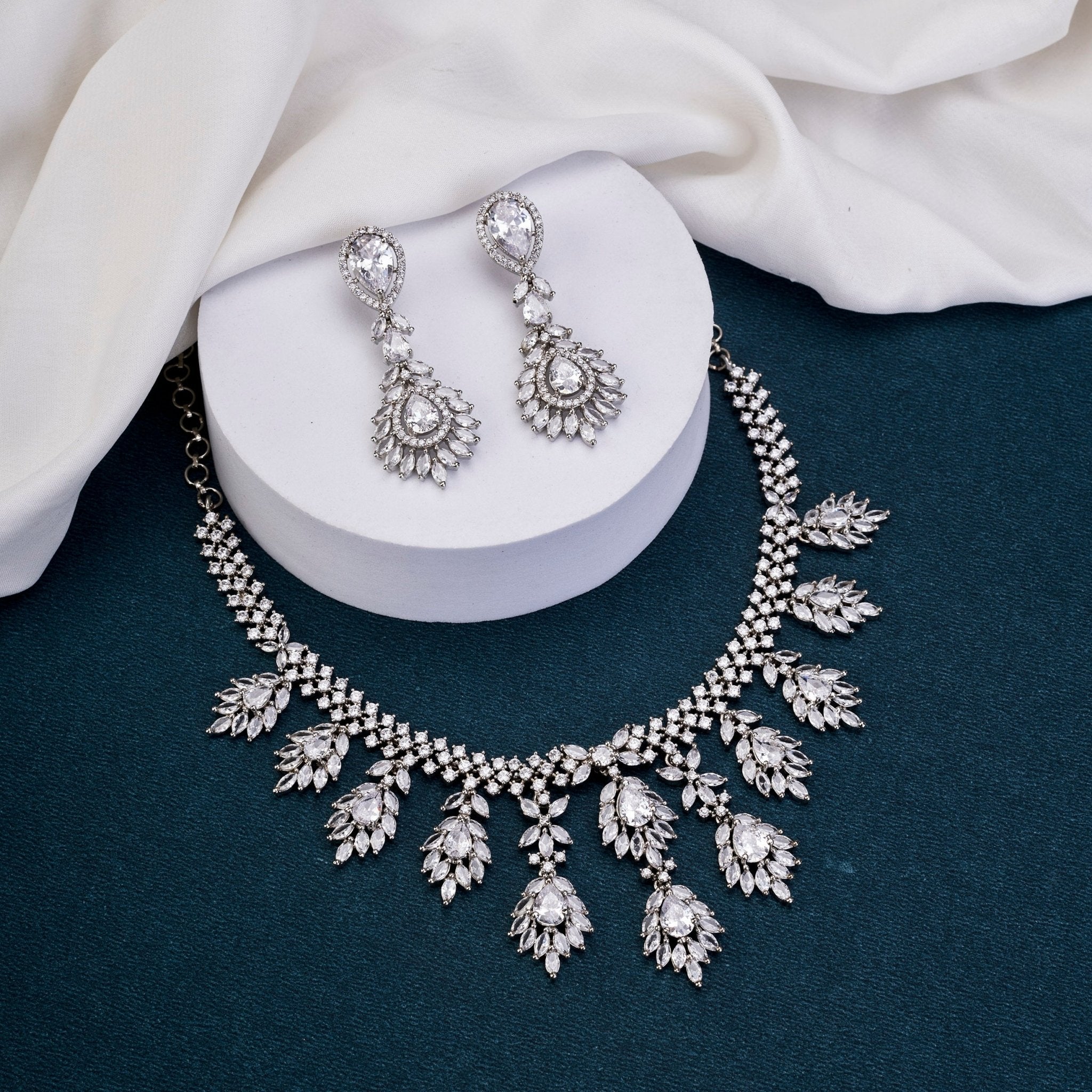 Star Blossom Necklace Set