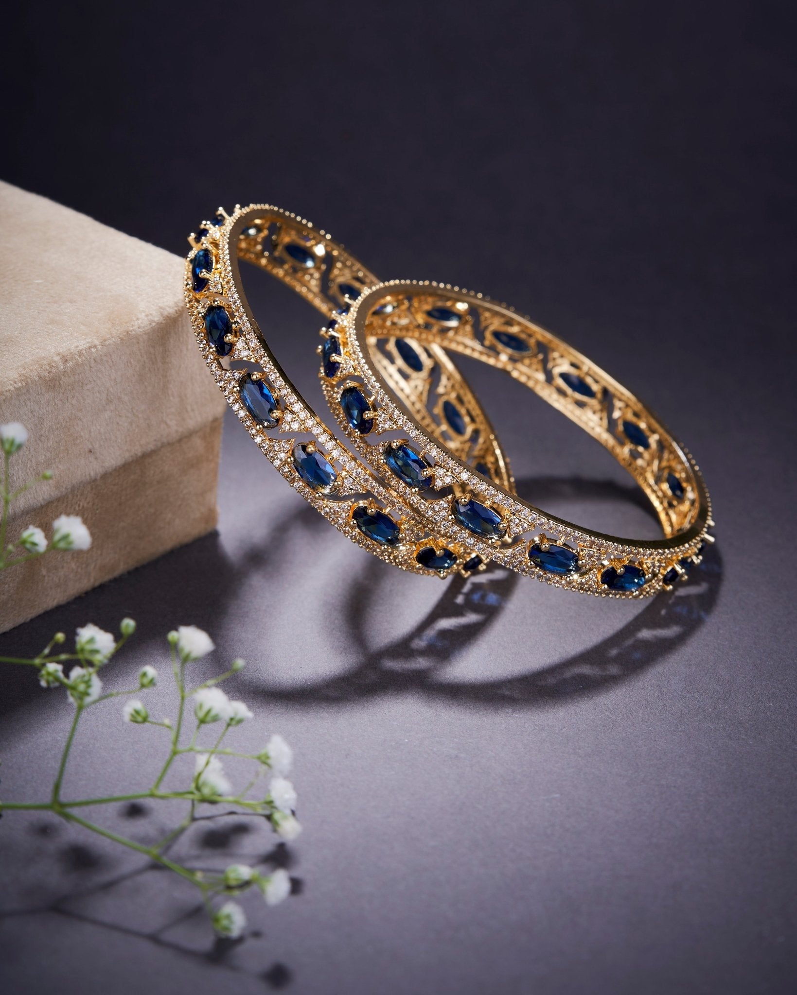 Stylish Zig Zag Oval Gold Bangles (Pack of 2)